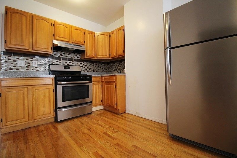 1st image of 501 Franklin Ave #1