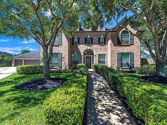 3rd image of 22523 Wolfs Meadow Ln