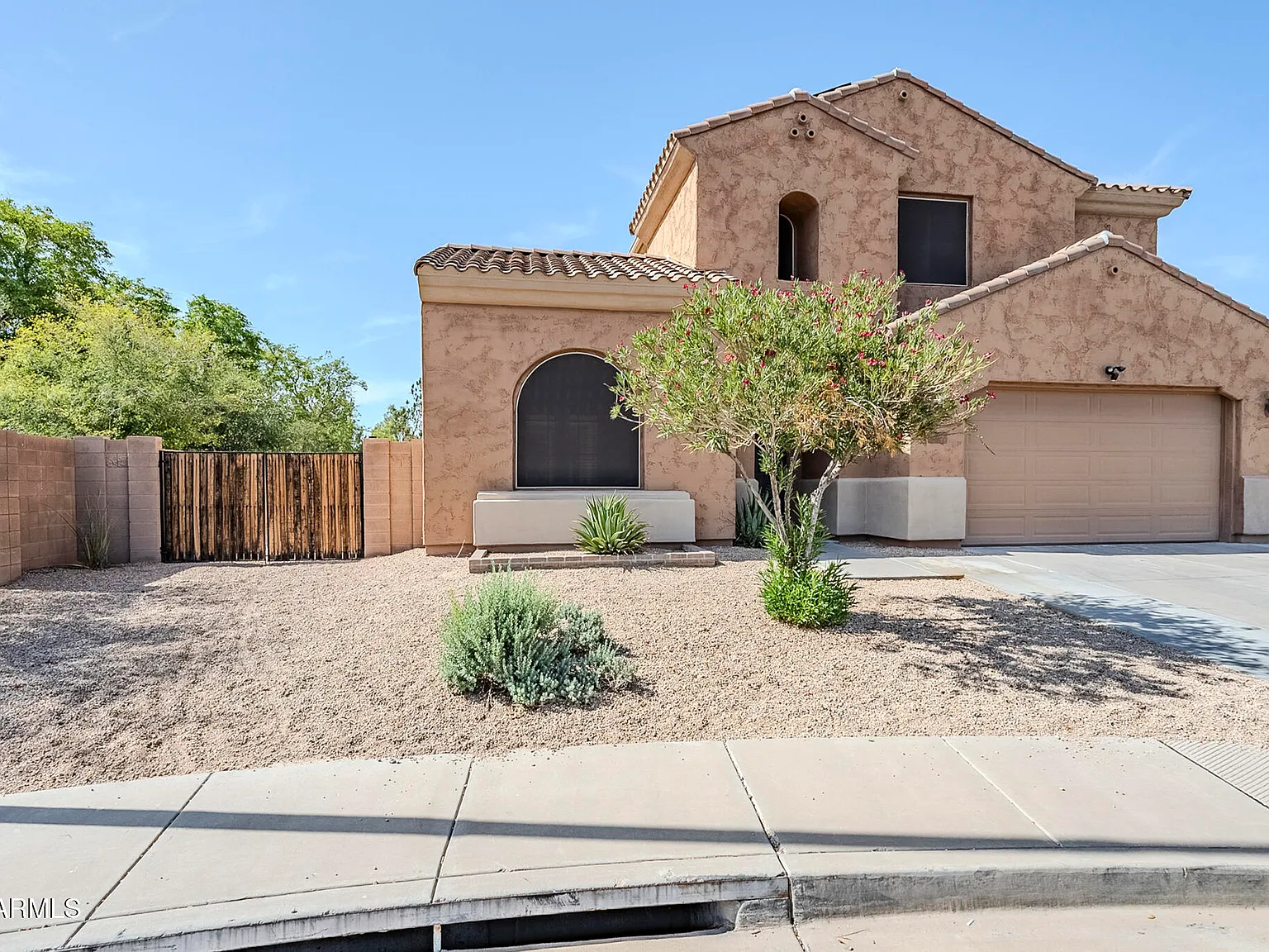 5 bed, 4.0 bath, 3753 sqft, $3,595 — Photo 4