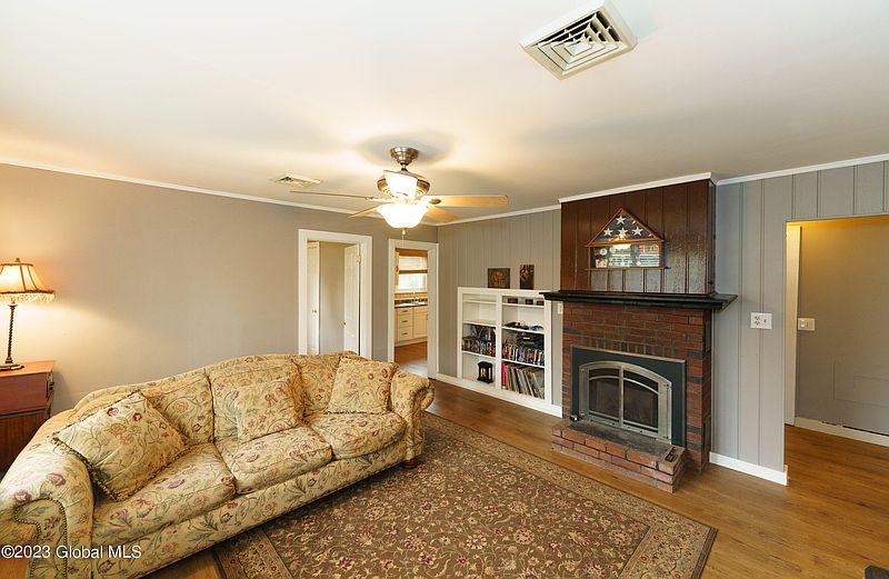 3rd image of 89 Kallen Avenue