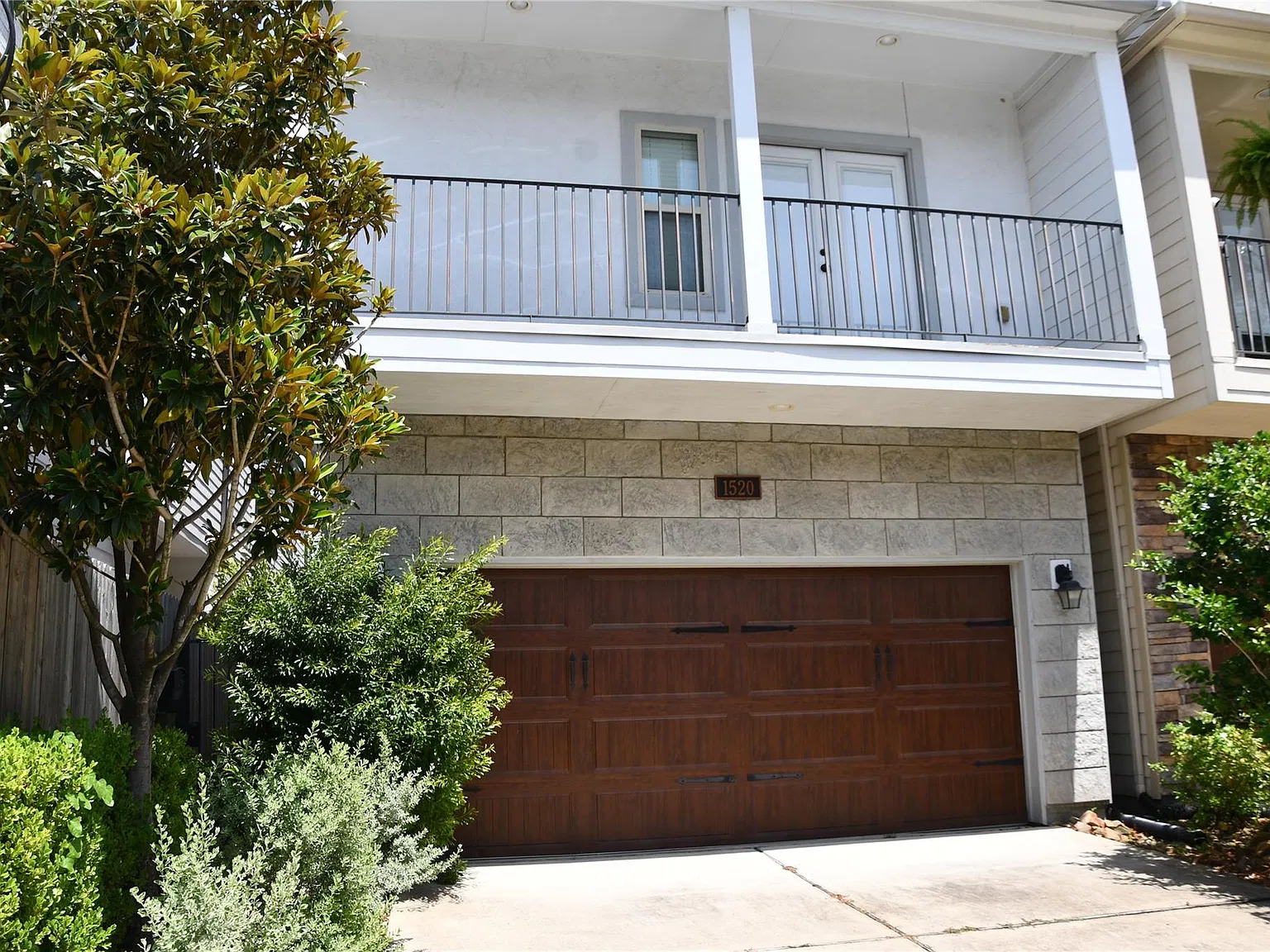 4 bed, 2.5 bath, 2164 sqft, $3,300 — Photo 1