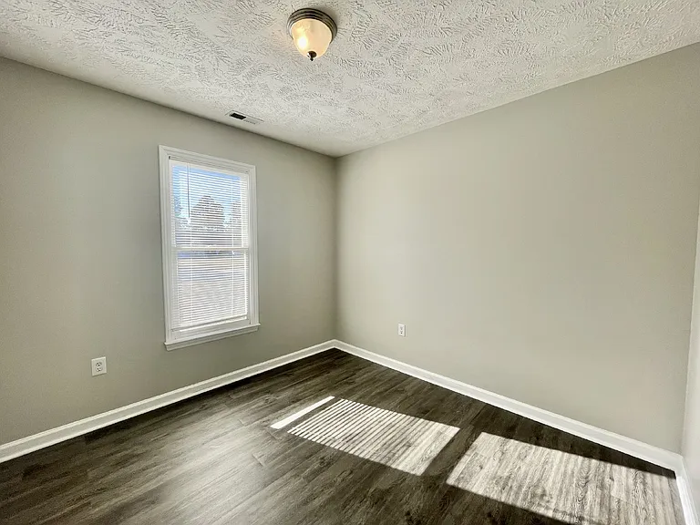 184 Brandywood Ct — Photo 10
