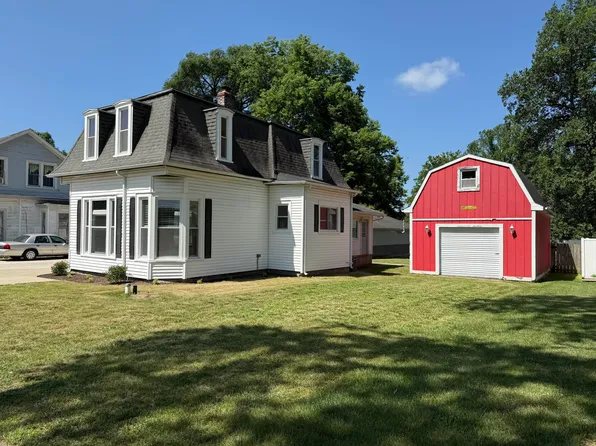 210 Union St, Union Mills, IN 46382