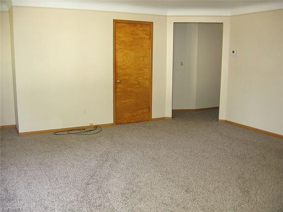 5th image of 29256 Beechwood Dr