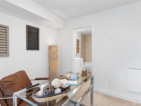 4th image of 132 W Florentia St #B