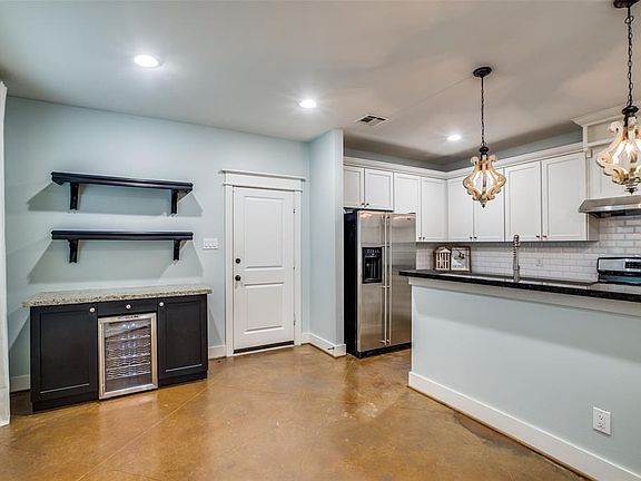 4th image of 1416 Asbury St #B