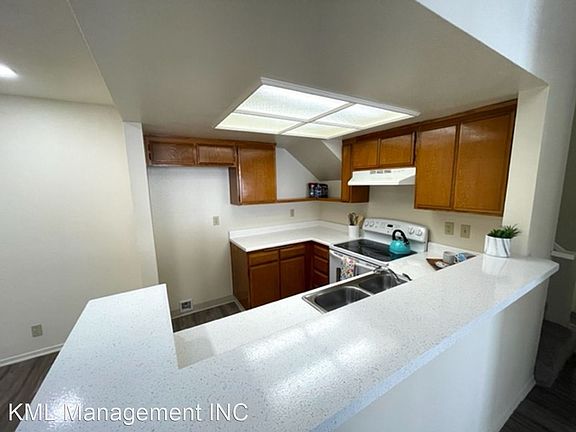 2nd image of 428 S Marengo Ave #209