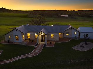 1130 Old Comfort Rd, Fredericksburg, TX 78624