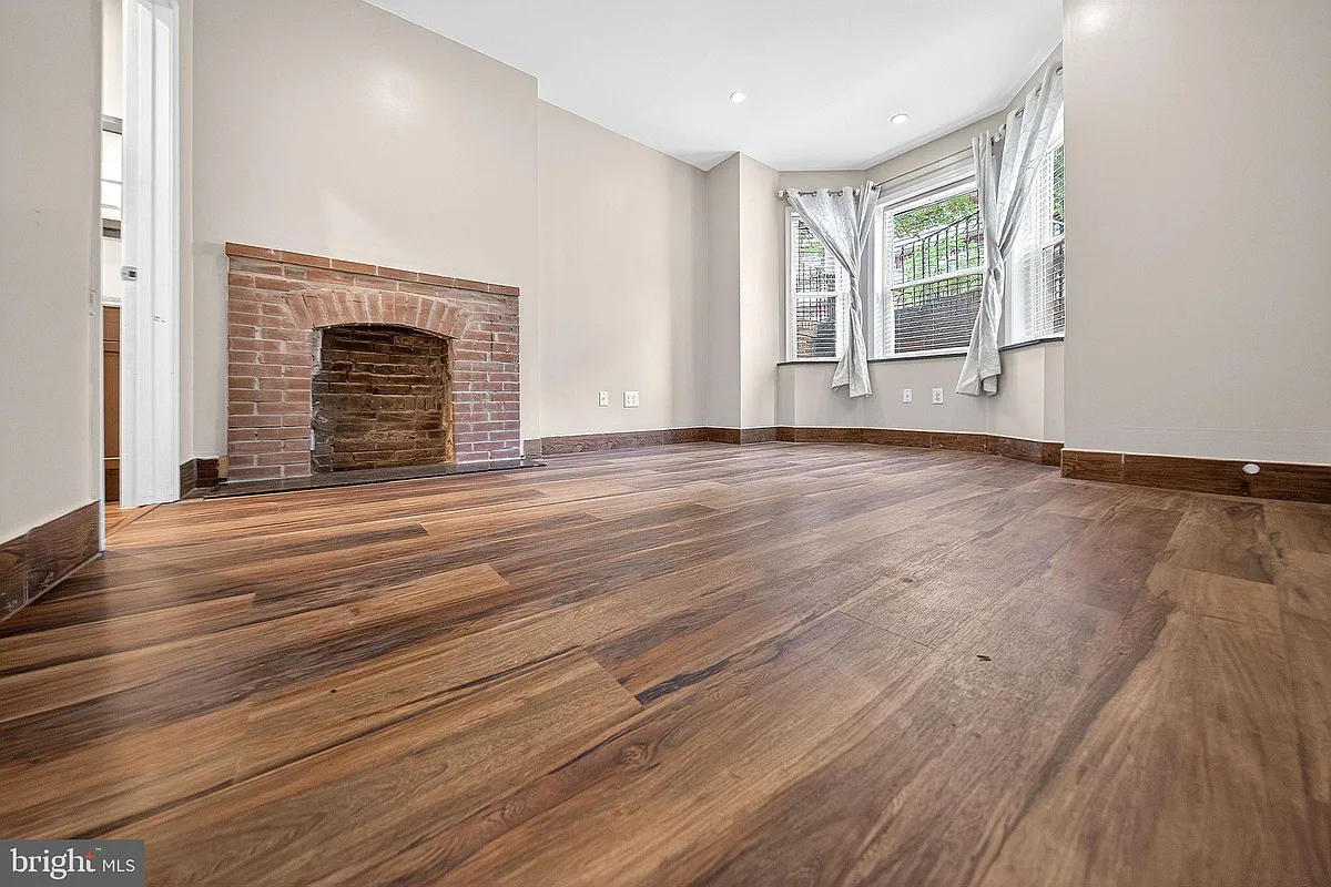 Building Photo - 817 6th St NW #B