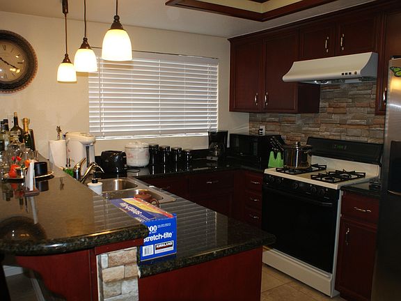 5th image of 426 N Imperial Ave Unit 48
