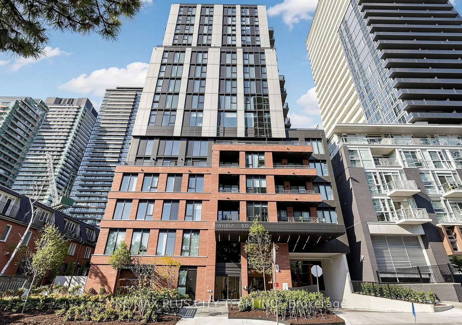 3 bed, $4,400 — Photo 2