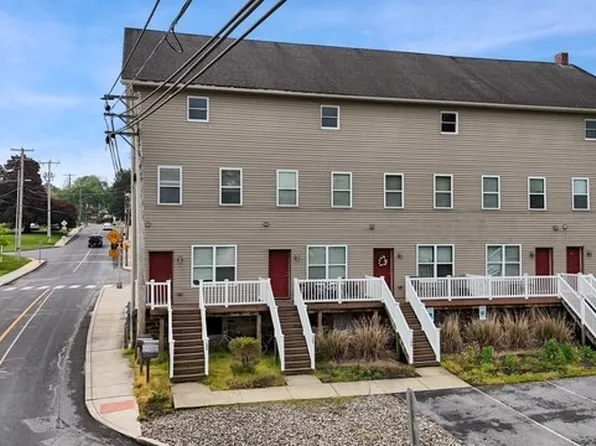 138 Front St, Akron, PA 17501