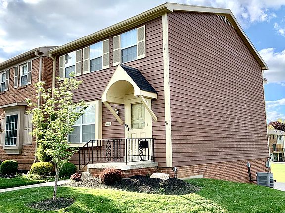 3rd image of 2711 N Kings Arms Cir