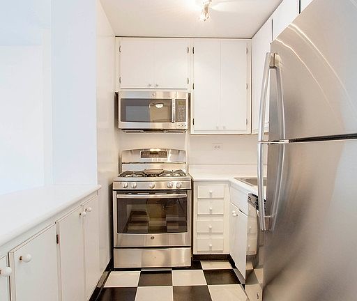 3rd image of 330 E 39th St APT 9K