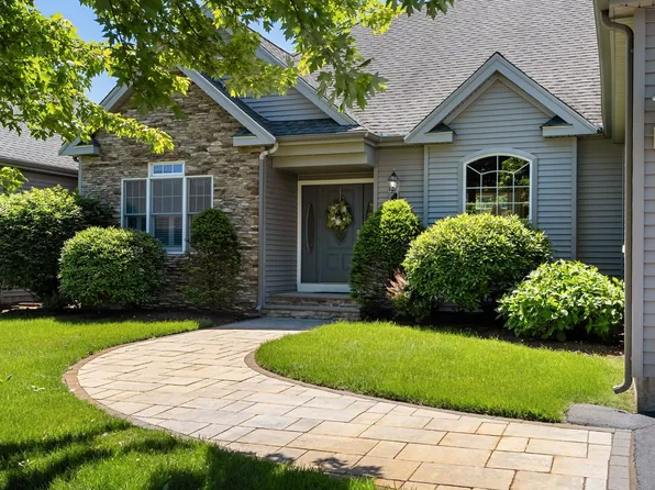 894 Liberty St Unit 6, Braintree, MA 02184
