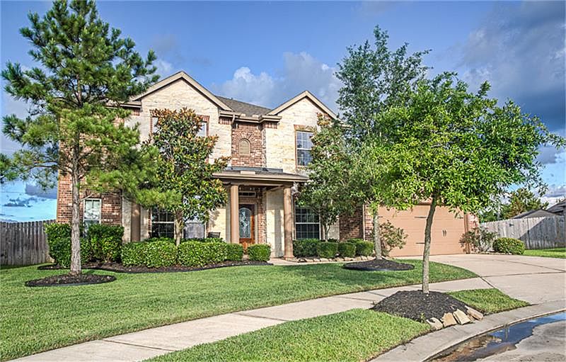 1st image of 8202 Groveland Hills Dr