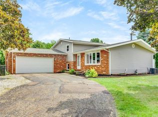 908 Richards Ave, Louisville, OH