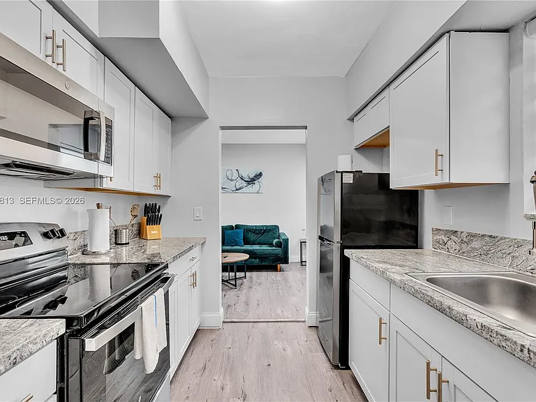 10002 E Bay Harbor Dr #6 — Photo 32