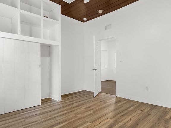 5th image of 315 W West St