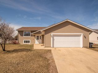 214 Rainbow Dr, Marshall, MN 56258