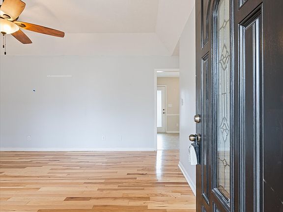 2nd image of 2719 Rocking Horse Ln