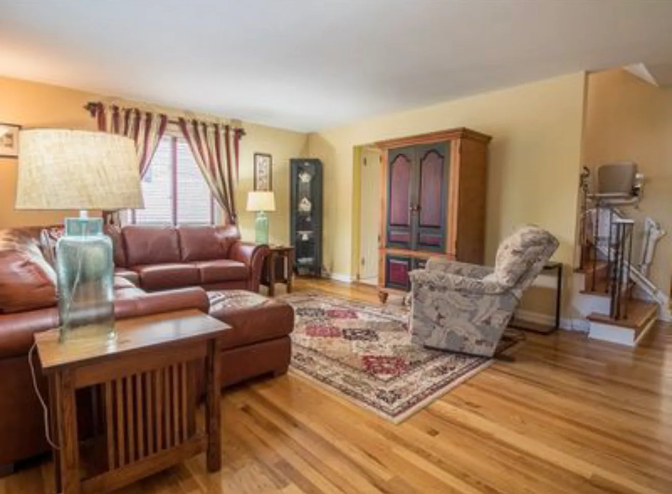 3 bed, 1.5 bath, 1432 sqft, $2,000 — Photo 3