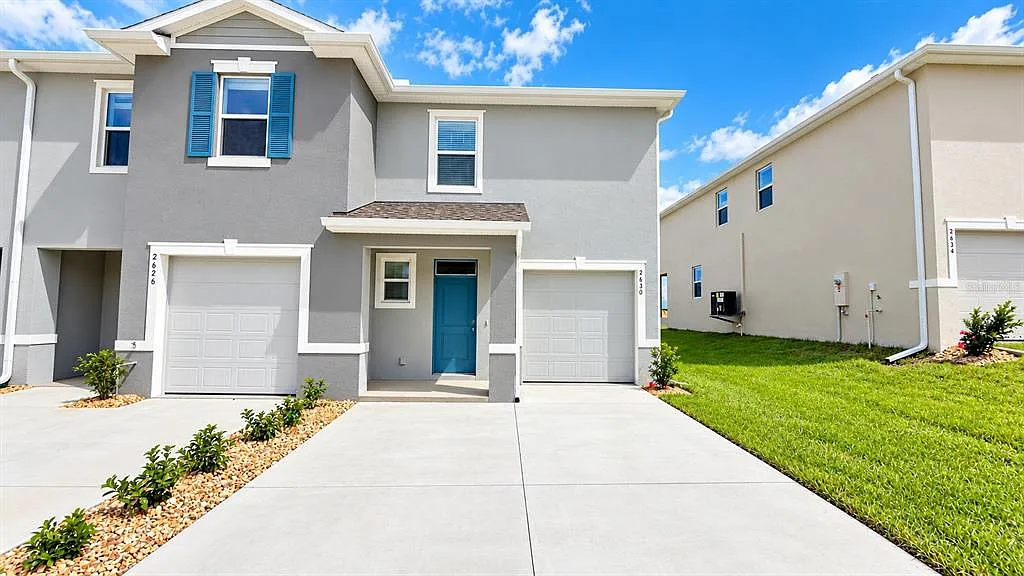 3 bed, 2.5 bath, 1689 sqft, $1,900 — Photo 1