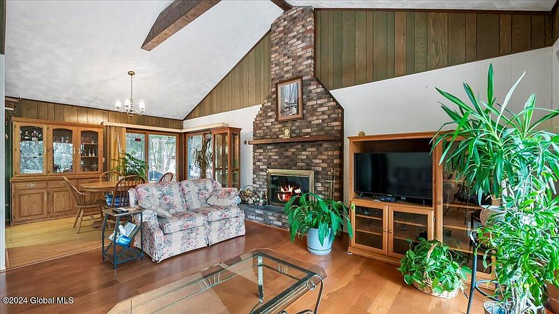 3rd image of 1007 Friends Lake Road