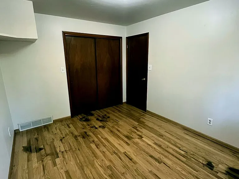 895 Holland St — Photo 25