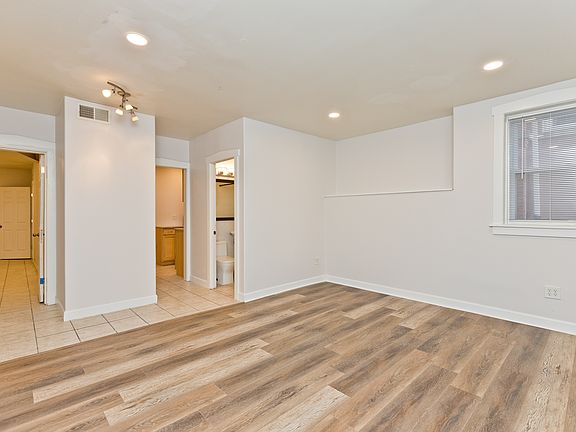 4th image of 1751 W North Shore Ave #B