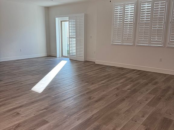 4th image of 5301 E Commerce Way Unit 17102