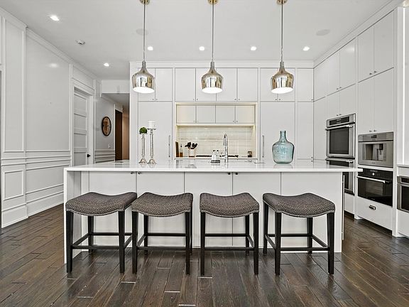 3rd image of 1540 N North Park Ave #Penthouse