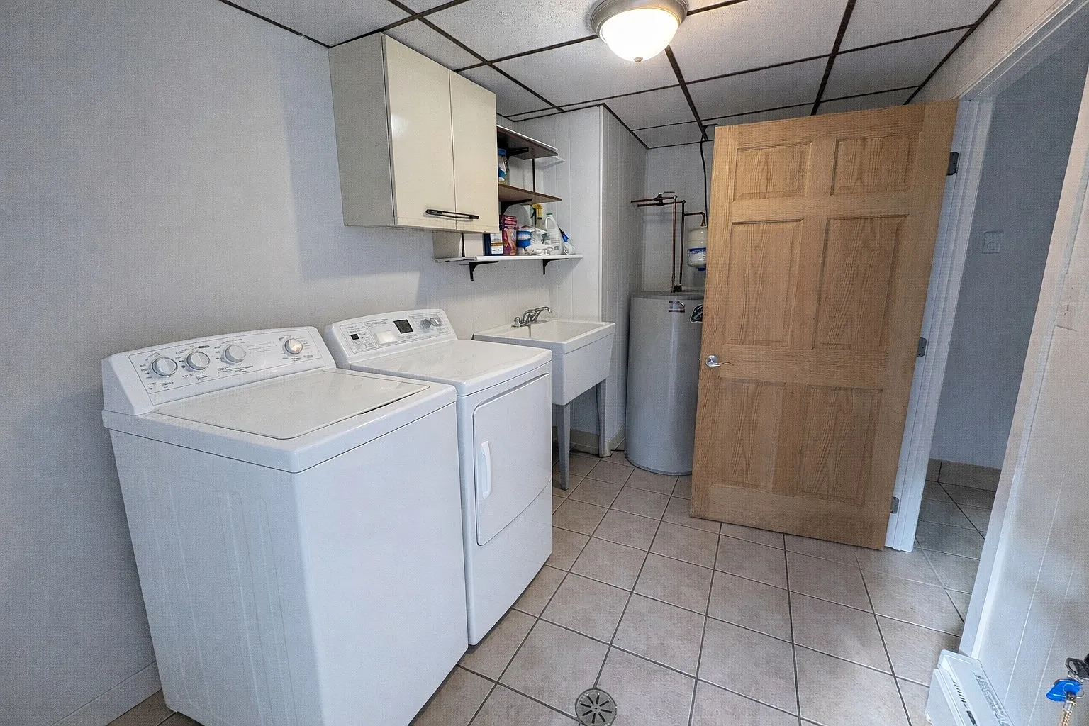 2 bed, 950 sqft, $1,500 — Photo 3
