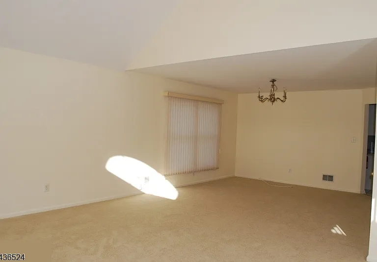 11 Alexandria Dr — Photo 8