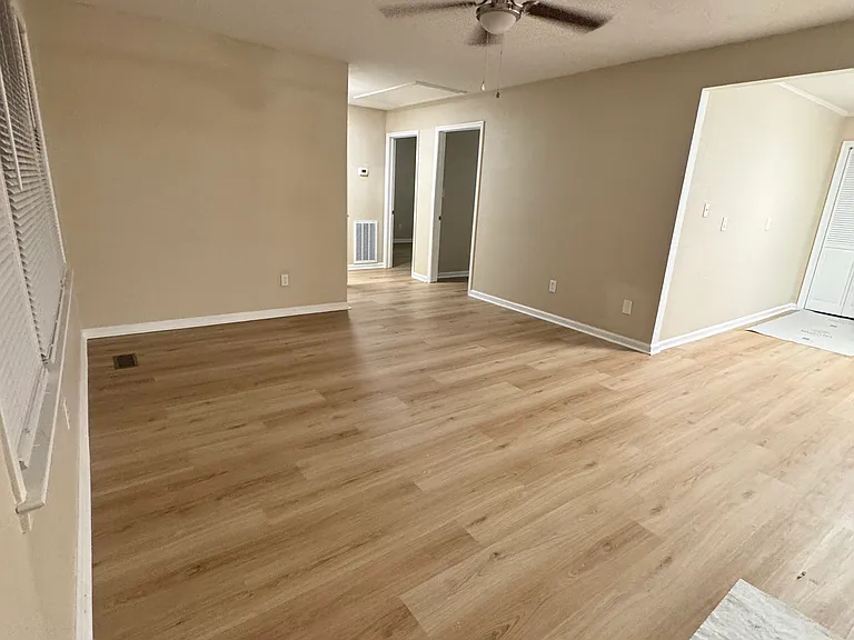 119 Lassiter Dr — Photo 1