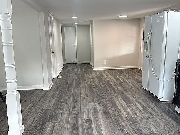 3rd image of 9823 Willow Way