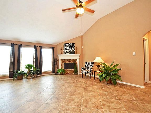 4th image of 3723 Heritage Colony Dr