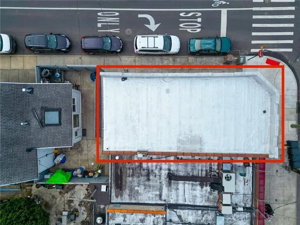 2492 Gerritsen Avenue image 23 of 29