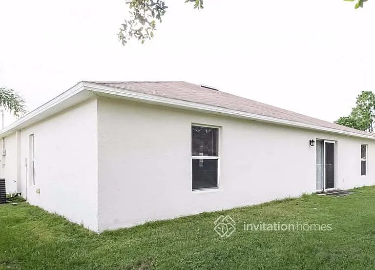 3228 N Biscayne Dr — Photo 21