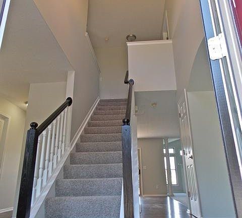 4th image of 228 Donerail Ave