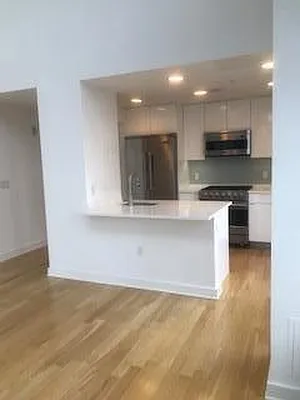 Rented by Solow Realty | media 4