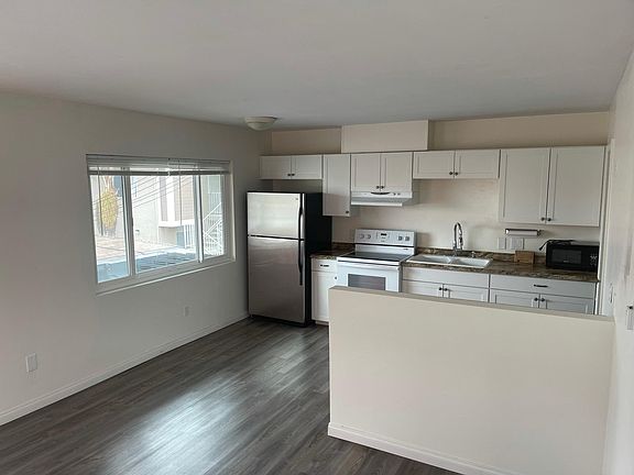 2nd image of 4451 Winona Ave