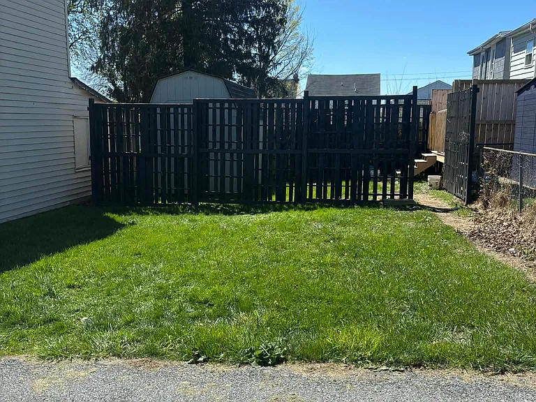 340 Lawrence St — Photo 17