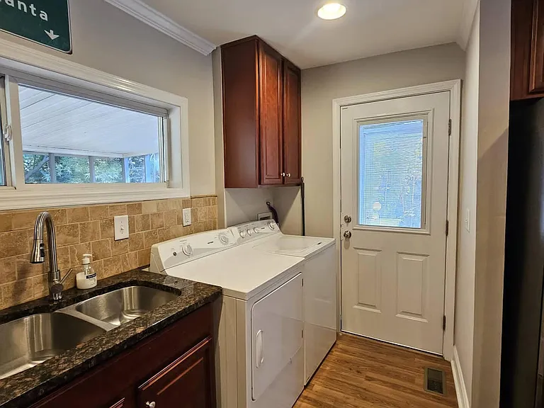 1271 Holly St NW — Photo 5