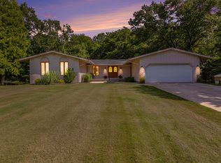 1940 W Red Apple Rd, Manistee, MI 49660