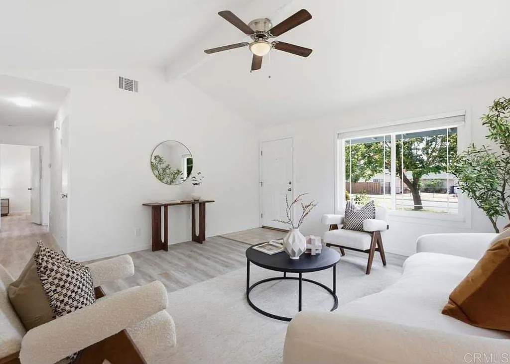 3 bed, 111 sqft, $1,700 — Photo 2