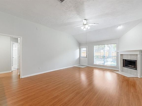 5th image of 1019 Portsmouth Dr