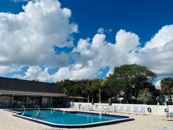 2885 SW 22nd Ave APT 106, Delray Beach, FL 33445