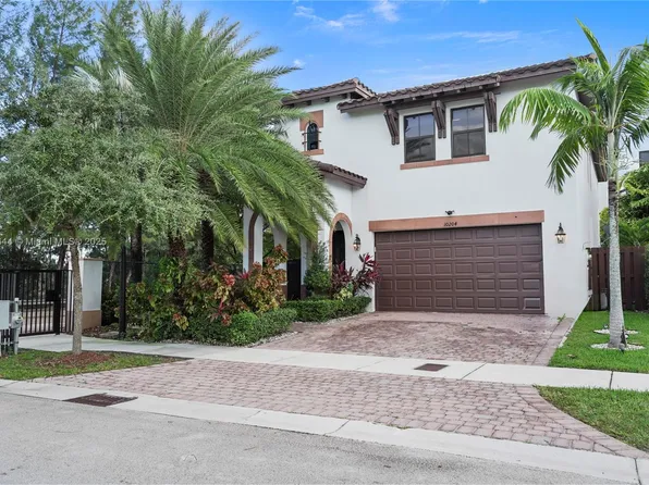 10204 NW 86th St, Doral, FL 33178