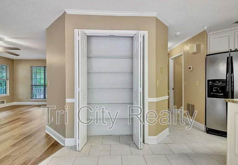 49 Montrose Ln — Photo 35